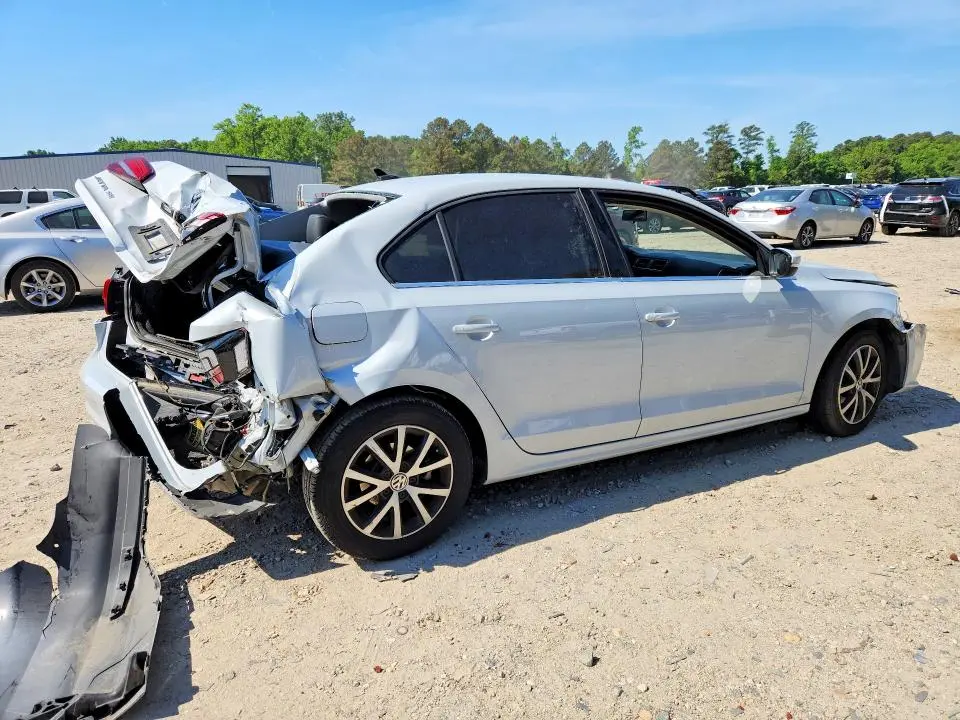 2017 VOLKSWAGEN JETTA SE  