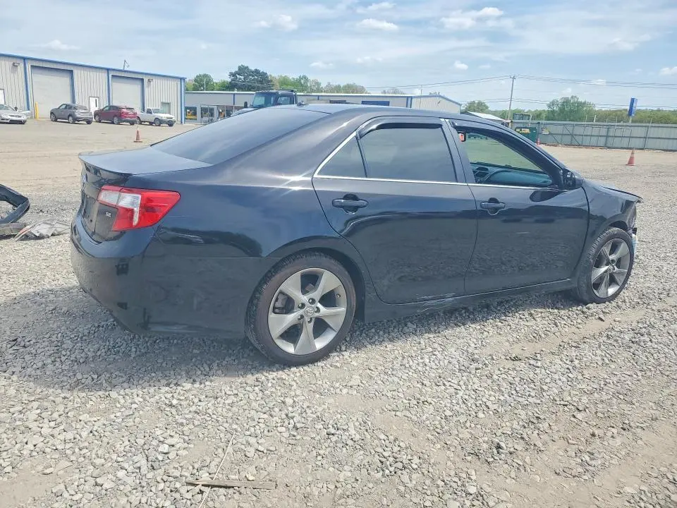 2012 TOYOTA CAMRY SE  