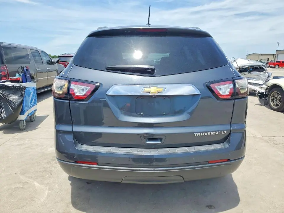 2014 CHEVROLET TRAVERSE LT  
