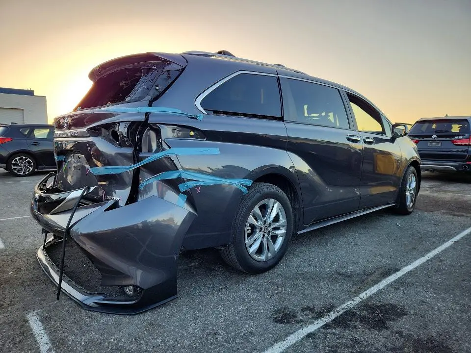 2025 TOYOTA SIENNA LIMITED  