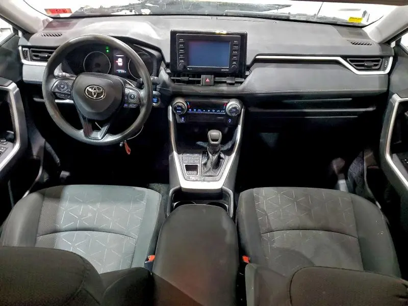 2021 TOYOTA RAV4 XLE  