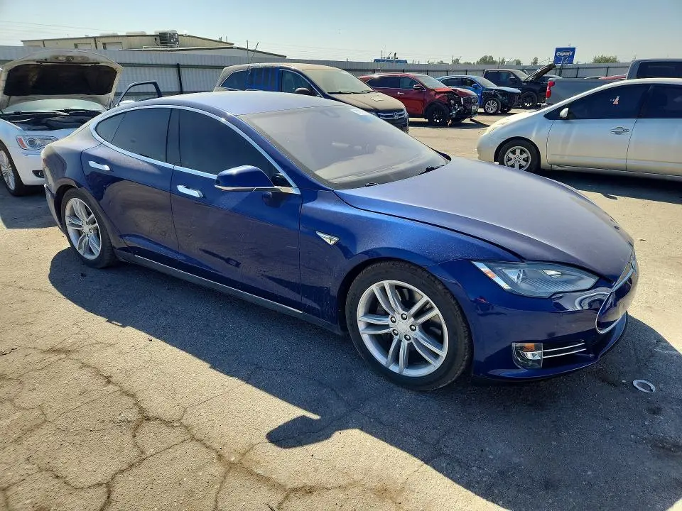 2015 TESLA MODEL S 85D  
