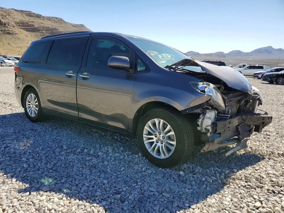 2015 TOYOTA SIENNA XLE 8-PASSENGER  