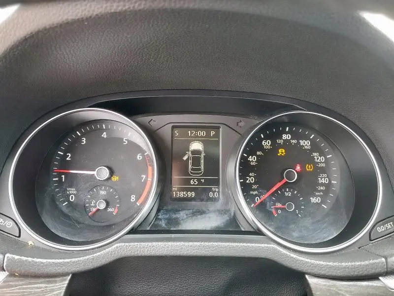 2016 VOLKSWAGEN PASSAT SE  