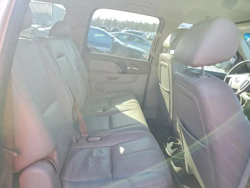 2010 GMC YUKON XL K1500 SLT  