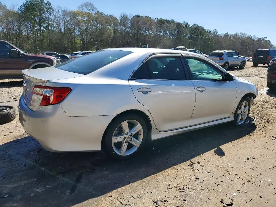 2013 TOYOTA CAMRY SE  