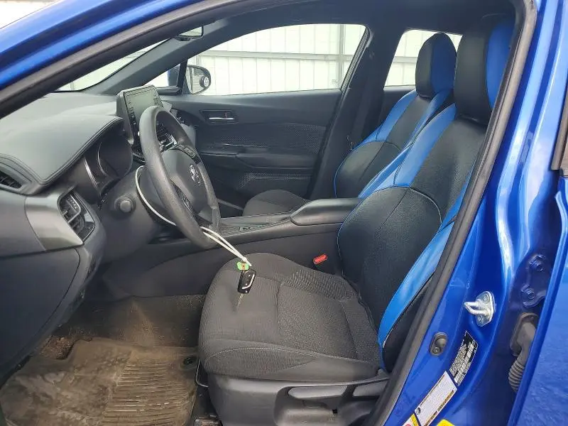 2019 TOYOTA C-HR LE  