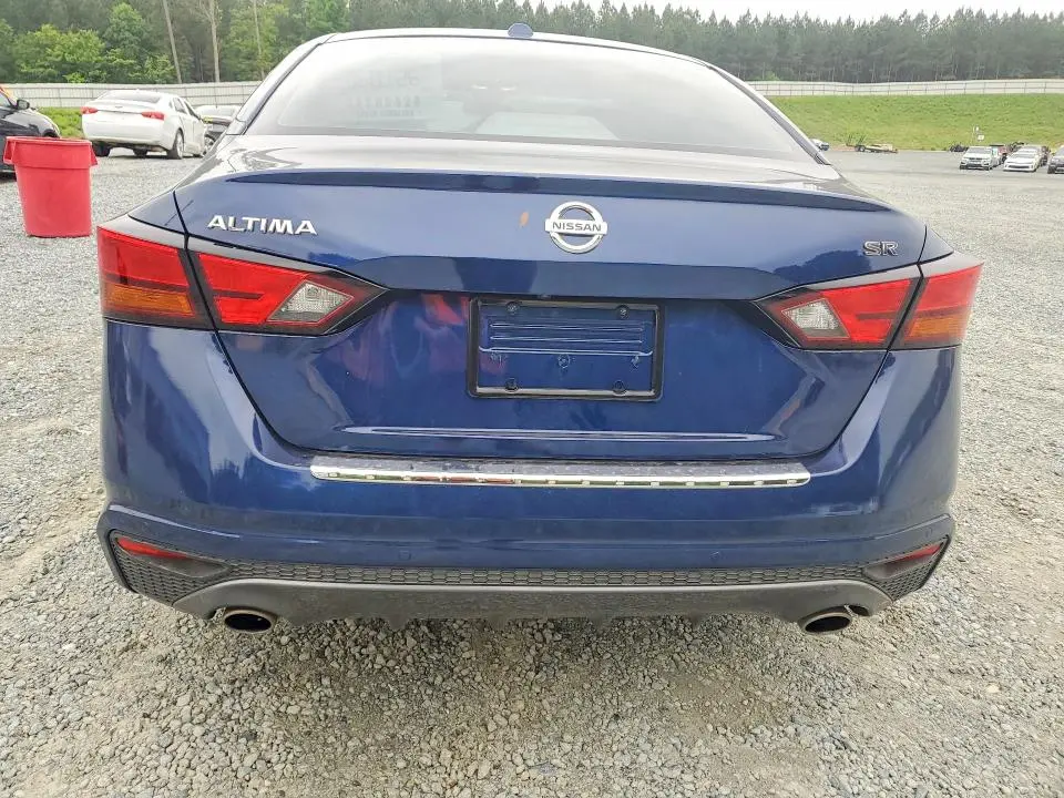 2021 NISSAN ALTIMA SR  