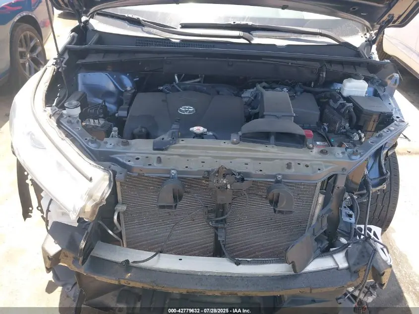 2019 TOYOTA HIGHLANDER XLE