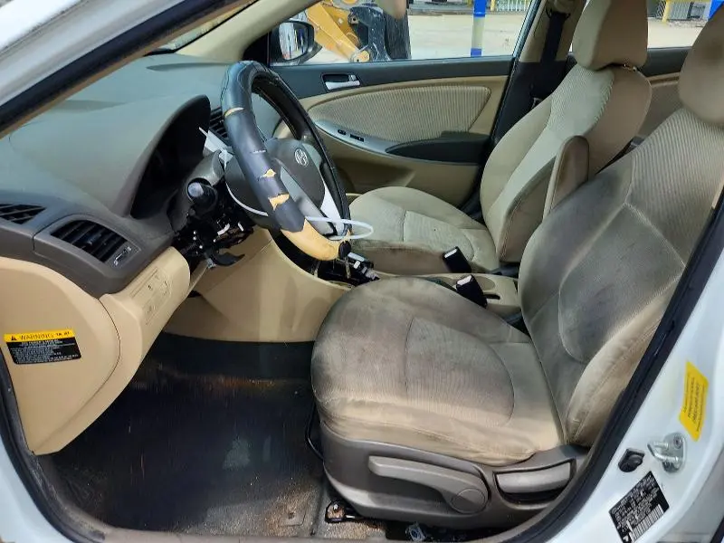 2013 HYUNDAI ACCENT GLS  