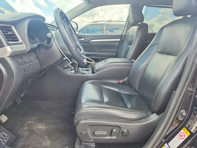 2018 TOYOTA HIGHLANDER XLE  