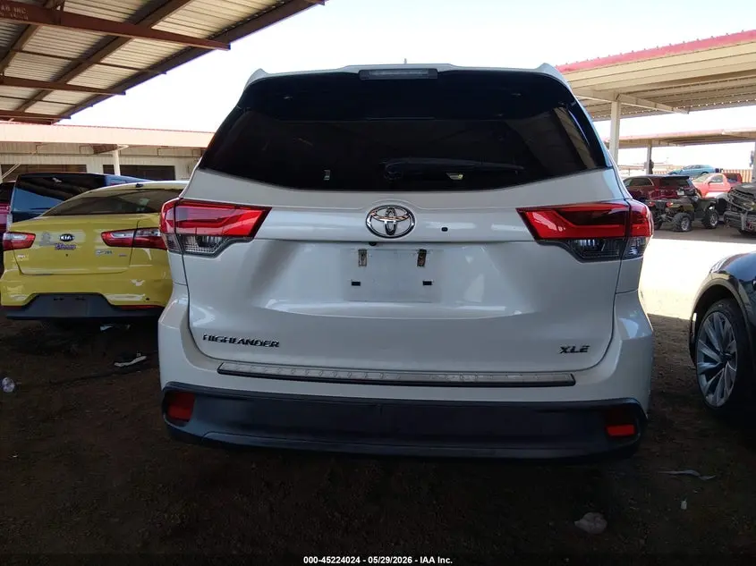 2017 TOYOTA HIGHLANDER XLE