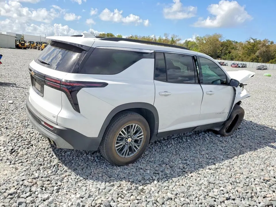 2024 CHEVROLET TRAVERSE LT  