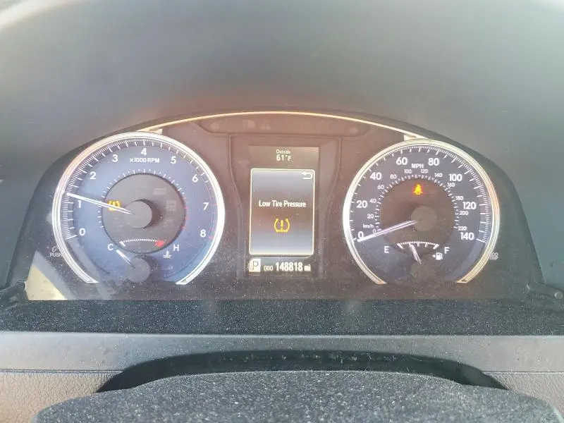 2016 TOYOTA CAMRY LE  
