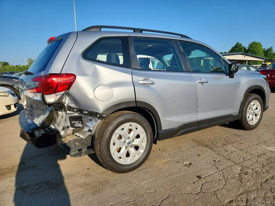 2021 SUBARU FORESTER   