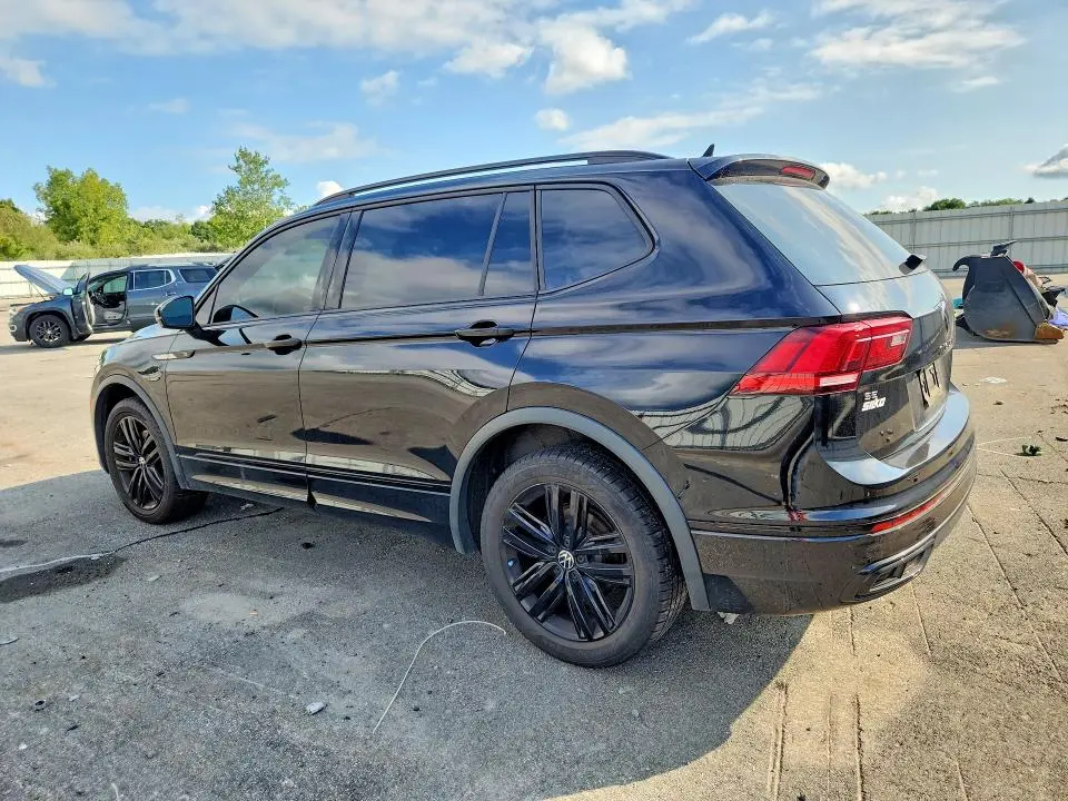 2022 VOLKSWAGEN TIGUAN SE R-LINE BLACK  
