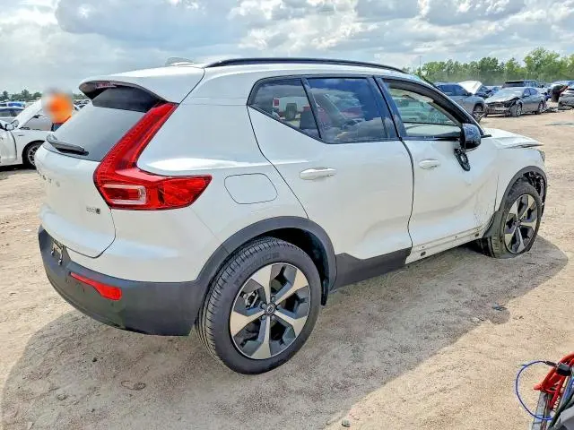 2026 VOLVO XC40 PLUS  