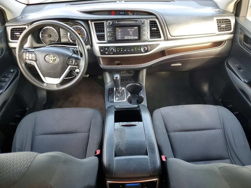 2019 TOYOTA HIGHLANDER LE  