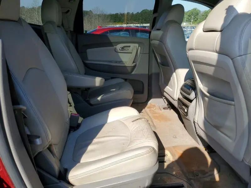 2011 CHEVROLET TRAVERSE LT  