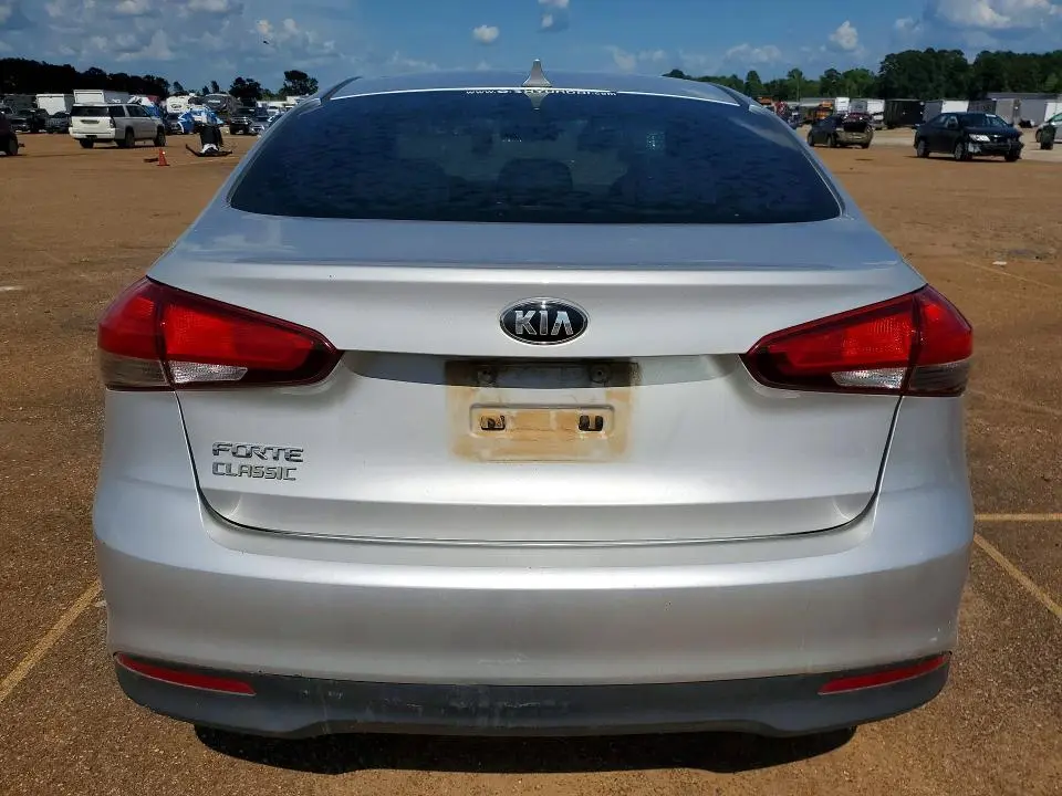 2018 KIA FORTE LX  