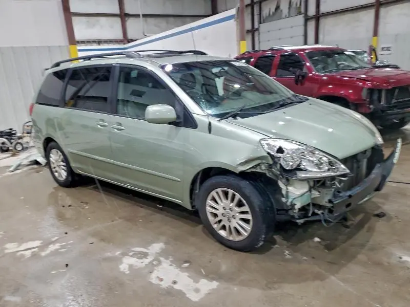2010 TOYOTA SIENNA XLE  