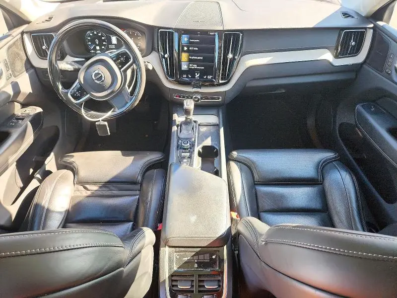 2021 VOLVO XC60 T6 INSCRIPTION  
