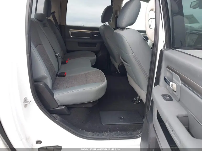 2018 RAM 1500 BIG HORN  4X4 6'4 BOX