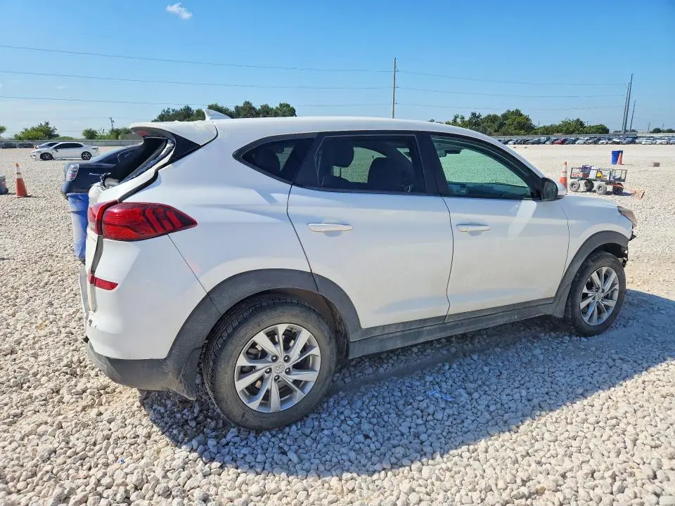 2020 HYUNDAI TUCSON SE  