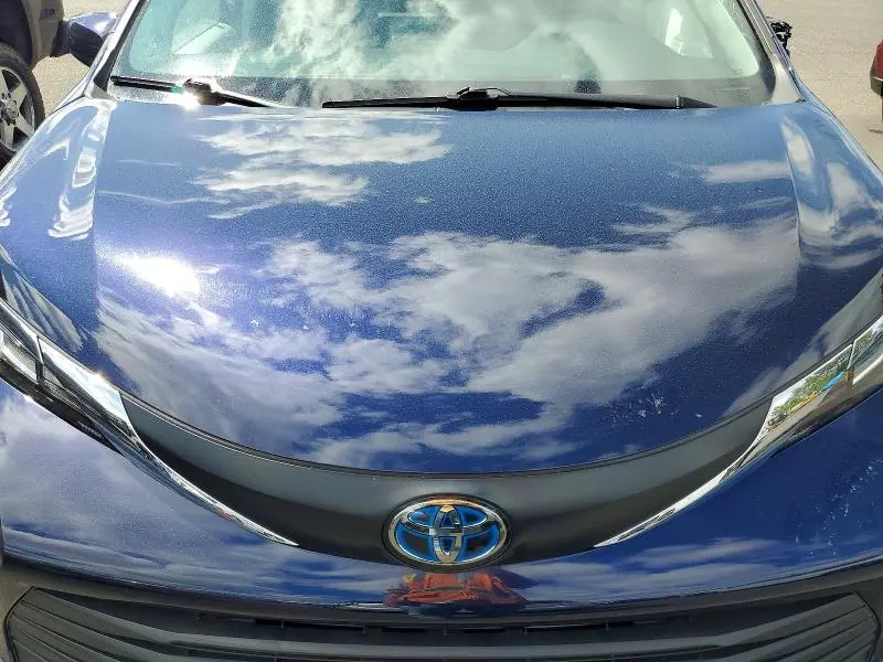 2022 TOYOTA SIENNA LE  