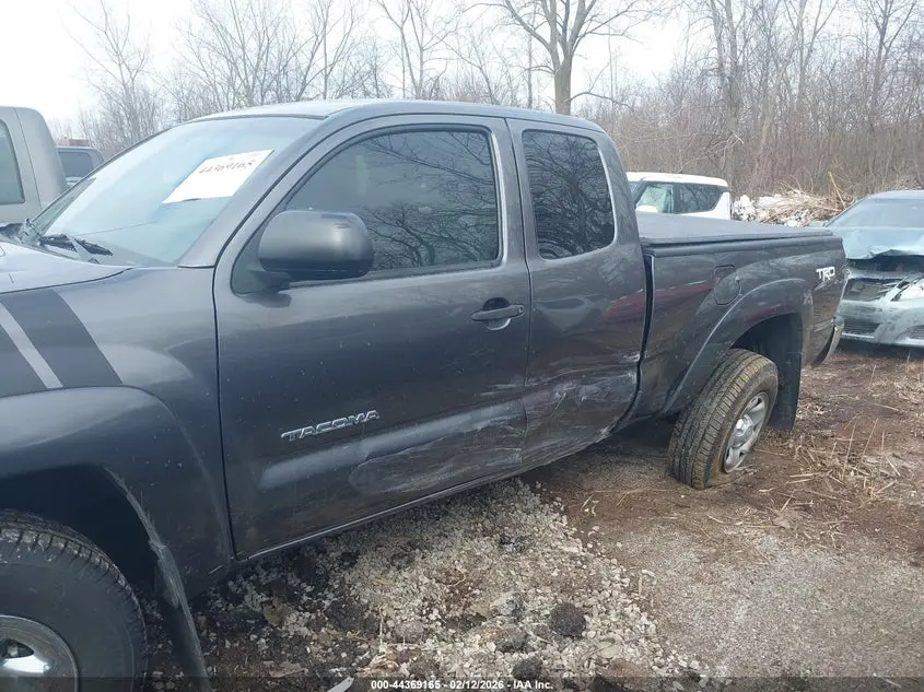 2013 TOYOTA TACOMA BASE V6
