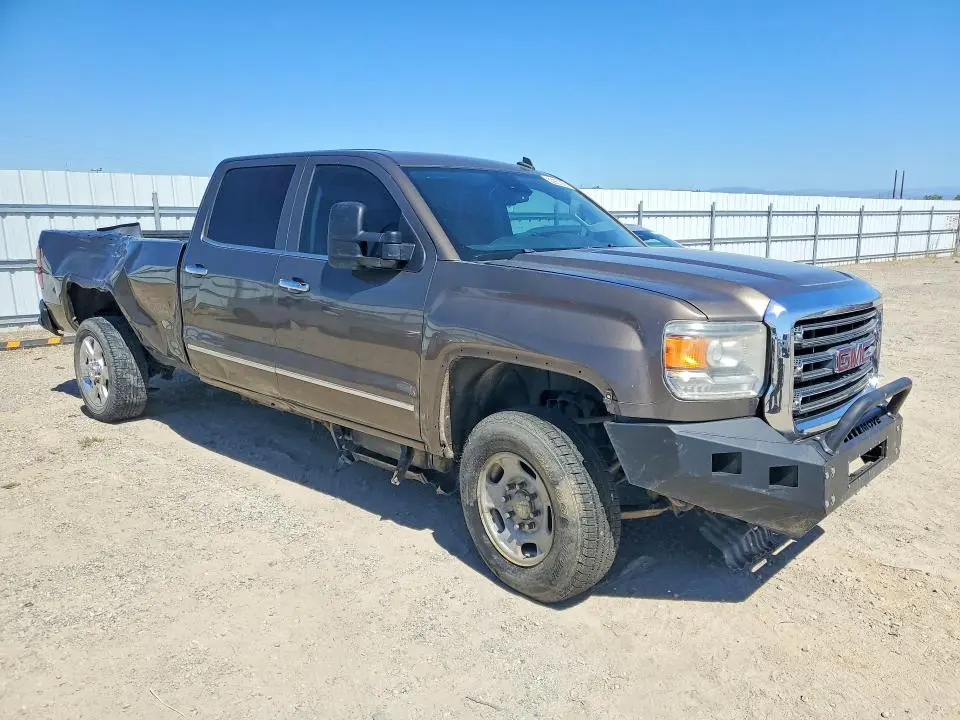 2015 GMC SIERRA K2500 SLT  