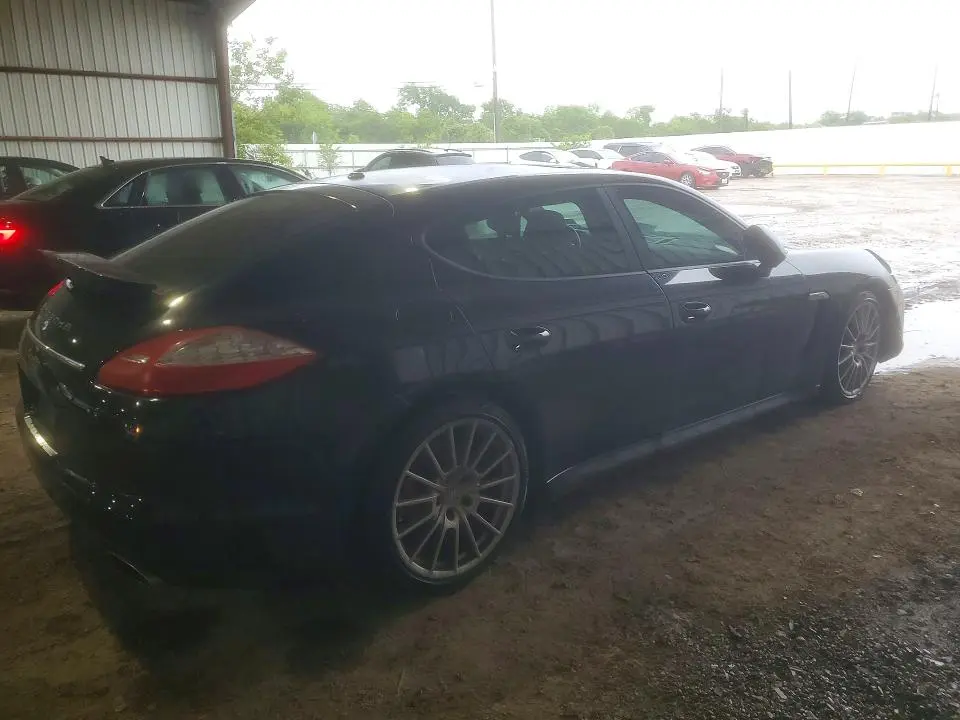 2011 PORSCHE PANAMERA 2  