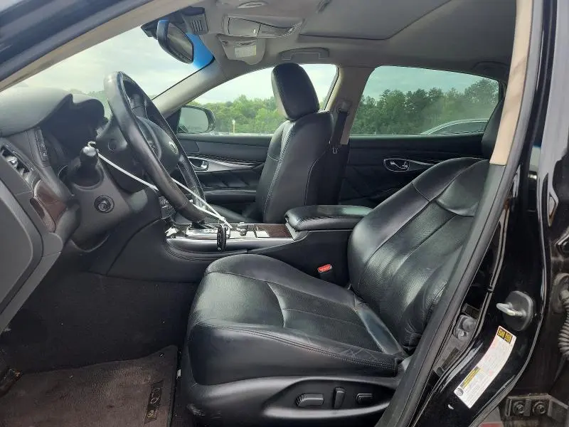 2016 INFINITI Q70L 3.7  