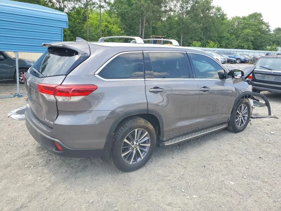 2017 TOYOTA HIGHLANDER XLE  