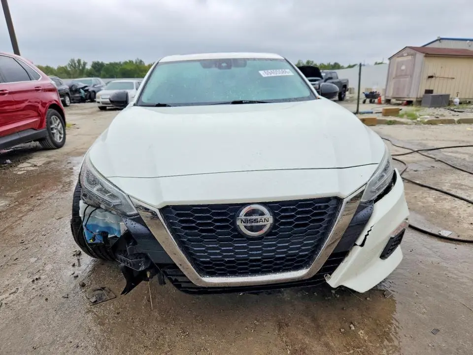 2020 NISSAN ALTIMA SR  