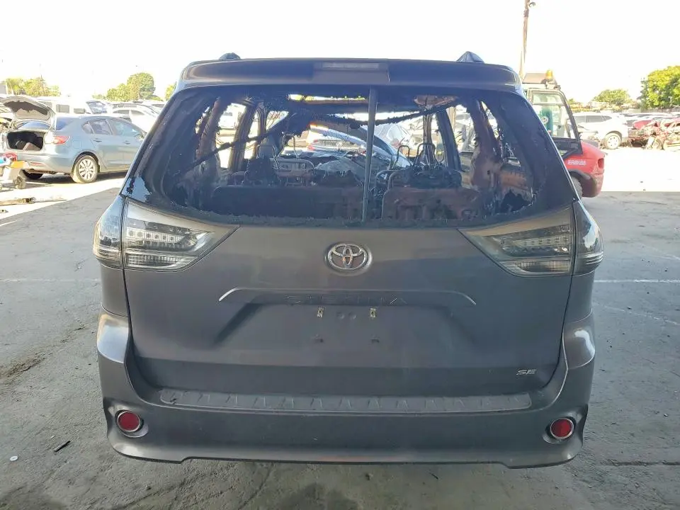 2015 TOYOTA SIENNA SPORT  