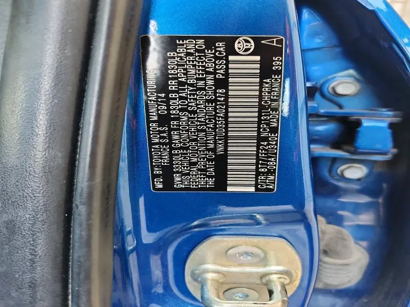 2015 TOYOTA YARIS 5-DOOR SE  