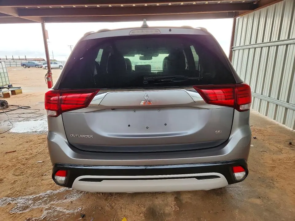 2020 MITSUBISHI OUTLANDER SE  