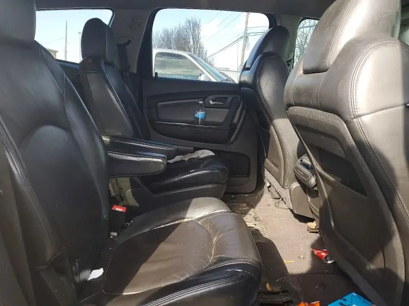 2011 CHEVROLET TRAVERSE LT  