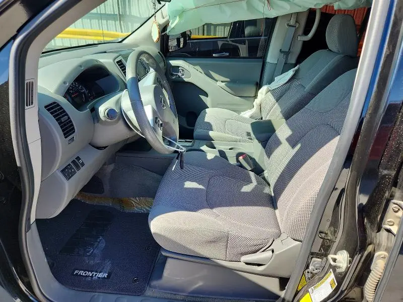 2017 NISSAN FRONTIER SV  