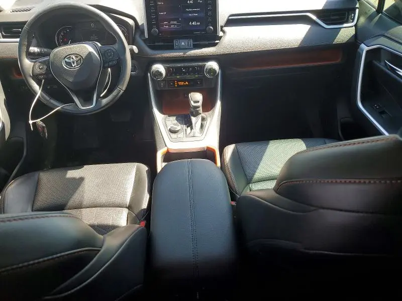 2019 TOYOTA RAV4   