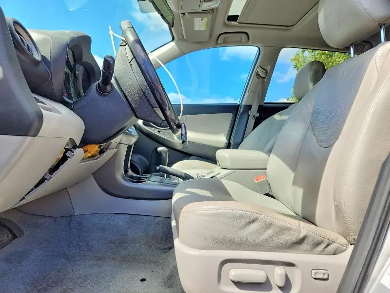 2010 TOYOTA RAV4 LIMITED  
