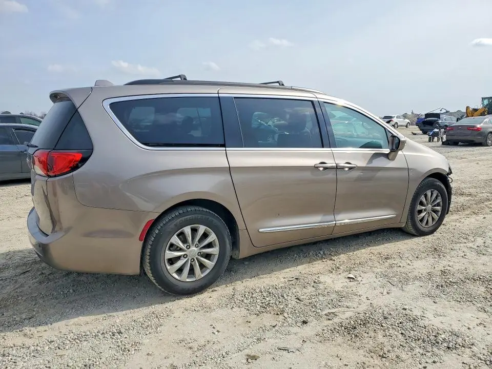 2017 CHRYSLER PACIFICA TOURING L  
