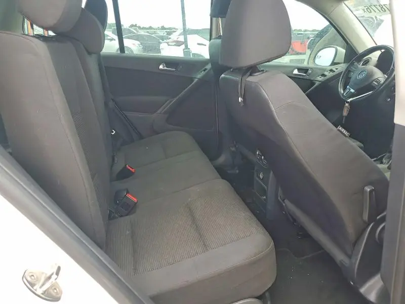2013 VOLKSWAGEN TIGUAN S  