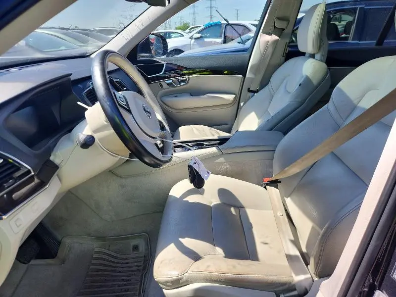2016 VOLVO XC90 T6  