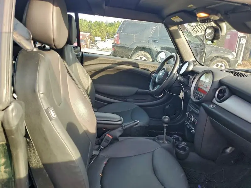 2011 MINI COOPER   