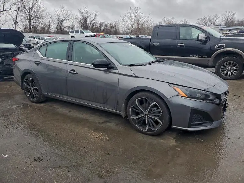2024 NISSAN ALTIMA SR  