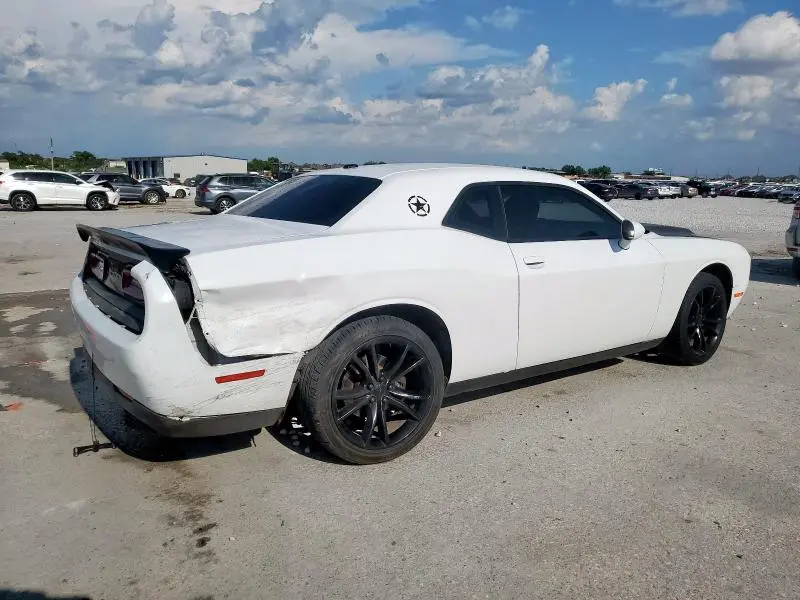 2015 DODGE CHALLENGER SXT  