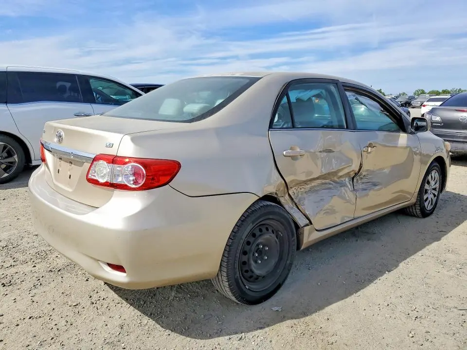 2013 TOYOTA COROLLA LE  