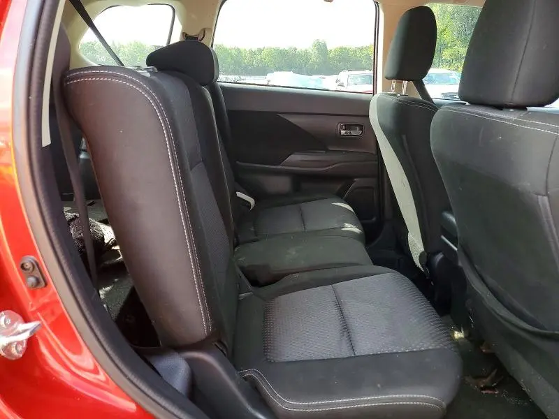 2018 MITSUBISHI OUTLANDER ES  